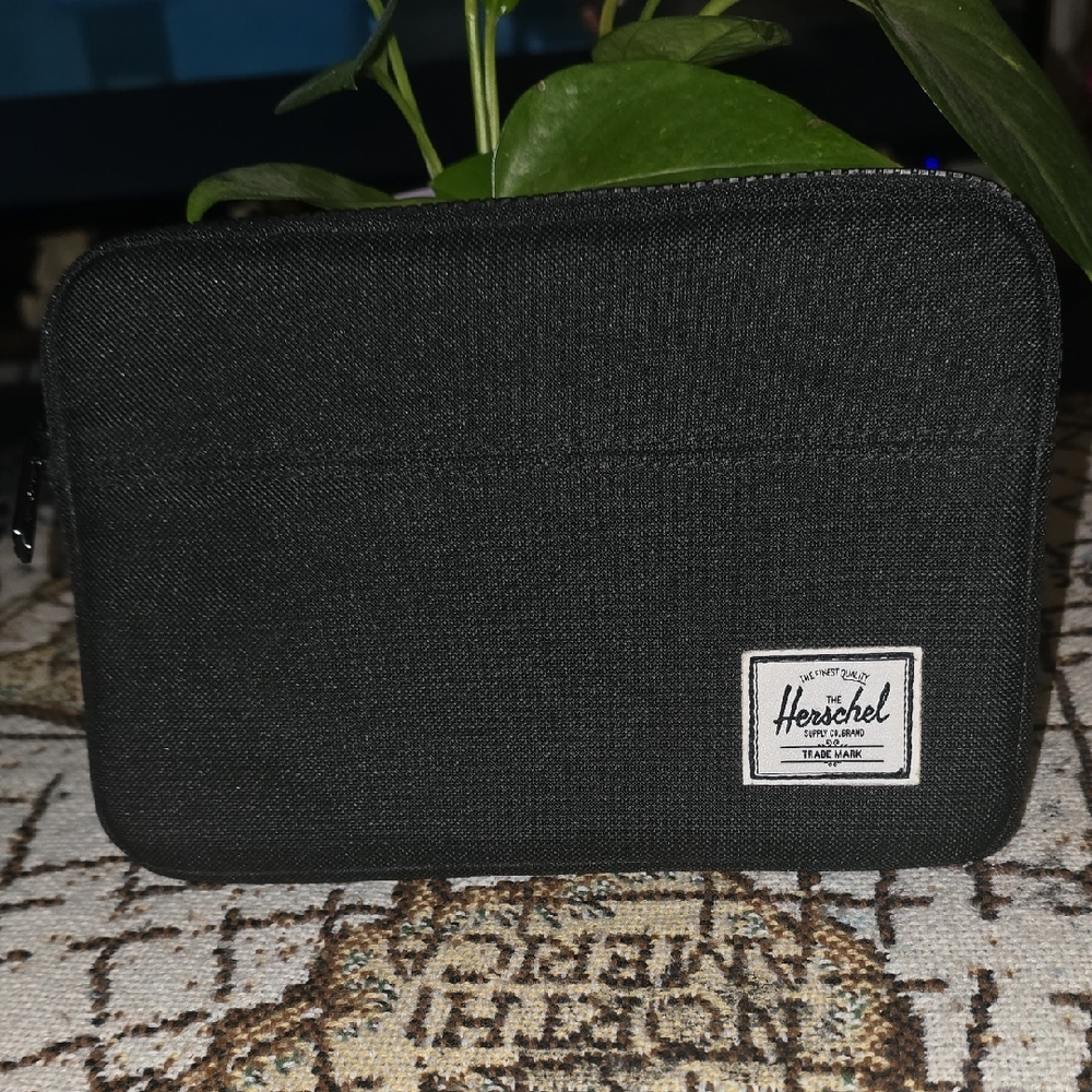 Herschel Black Compact Travel Pouch